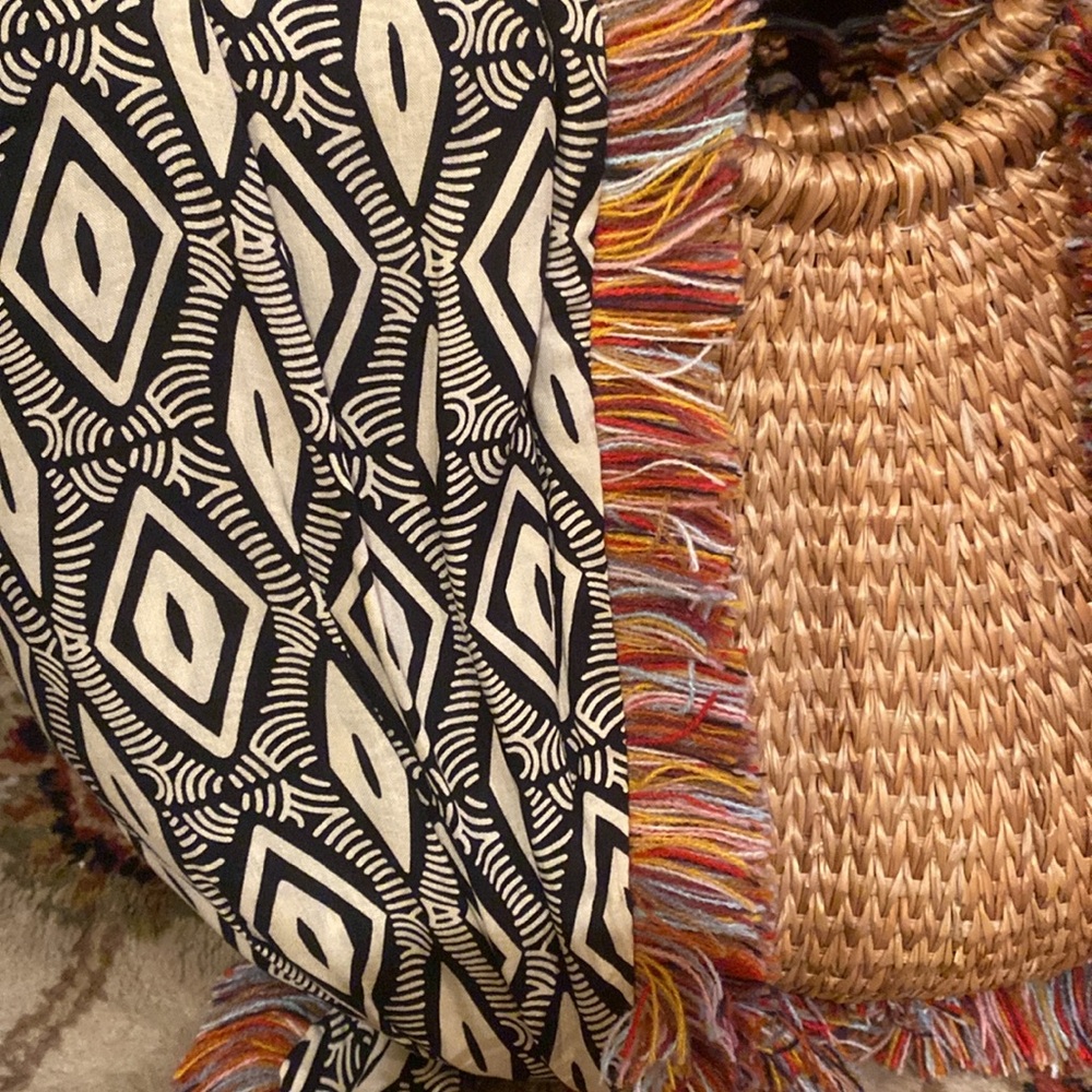 Sam Edelman Brown and Red Tote Bag with Woven Texture - Picture 2 of 7